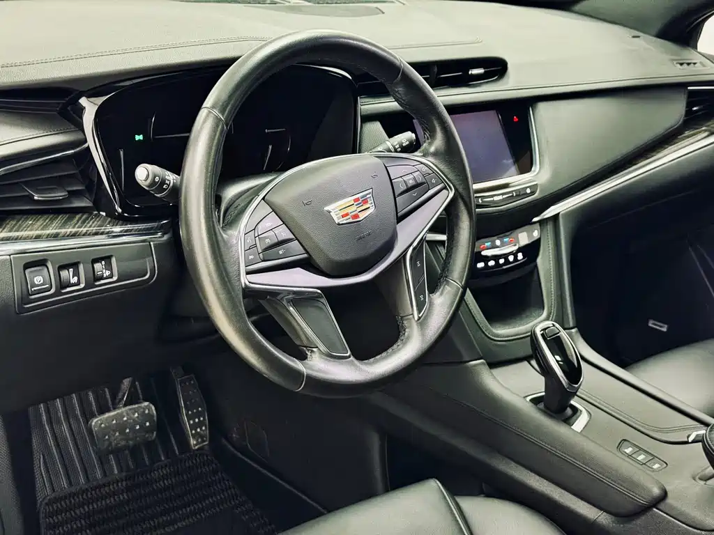 Cadillac XT5 2019 — фото 10