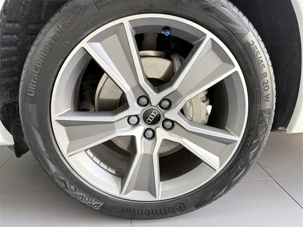 Audi Q5L 2022 — фото 14