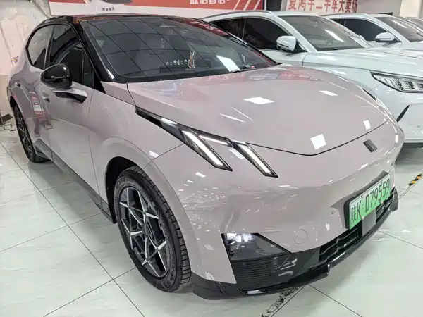 Lynk & Co Z20 2025