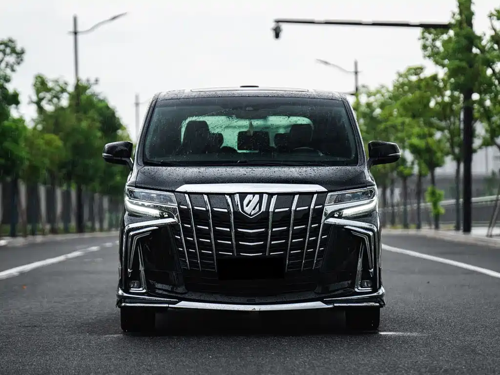 Toyota Alphard 2020 — фото 1