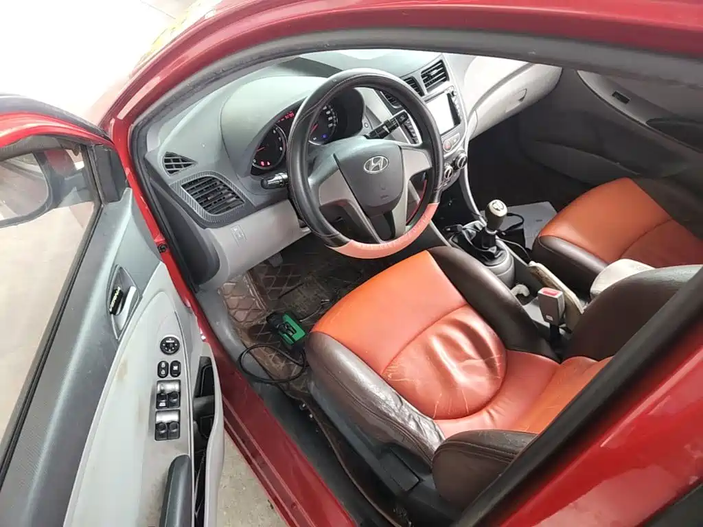 Hyundai Verna 2015 — фото 16
