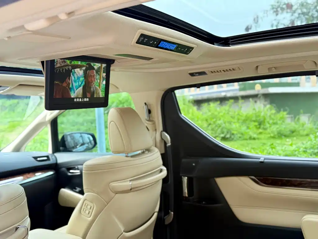 Toyota Alphard 2019 — фото 18