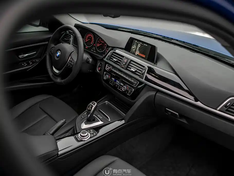 BMW 3 Series 2017 — фото 12
