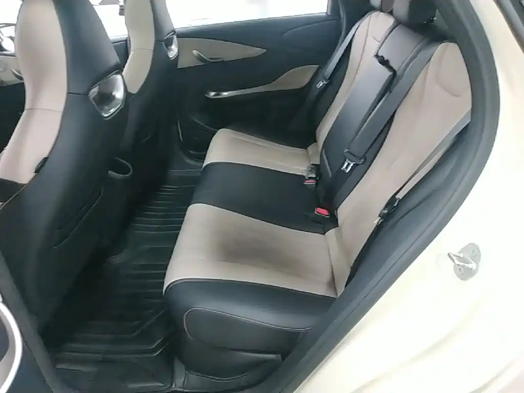 BYD Dolphin 2023 — фото 17