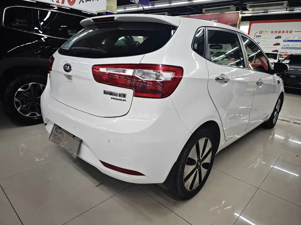 Kia K2 2015 — фото 6