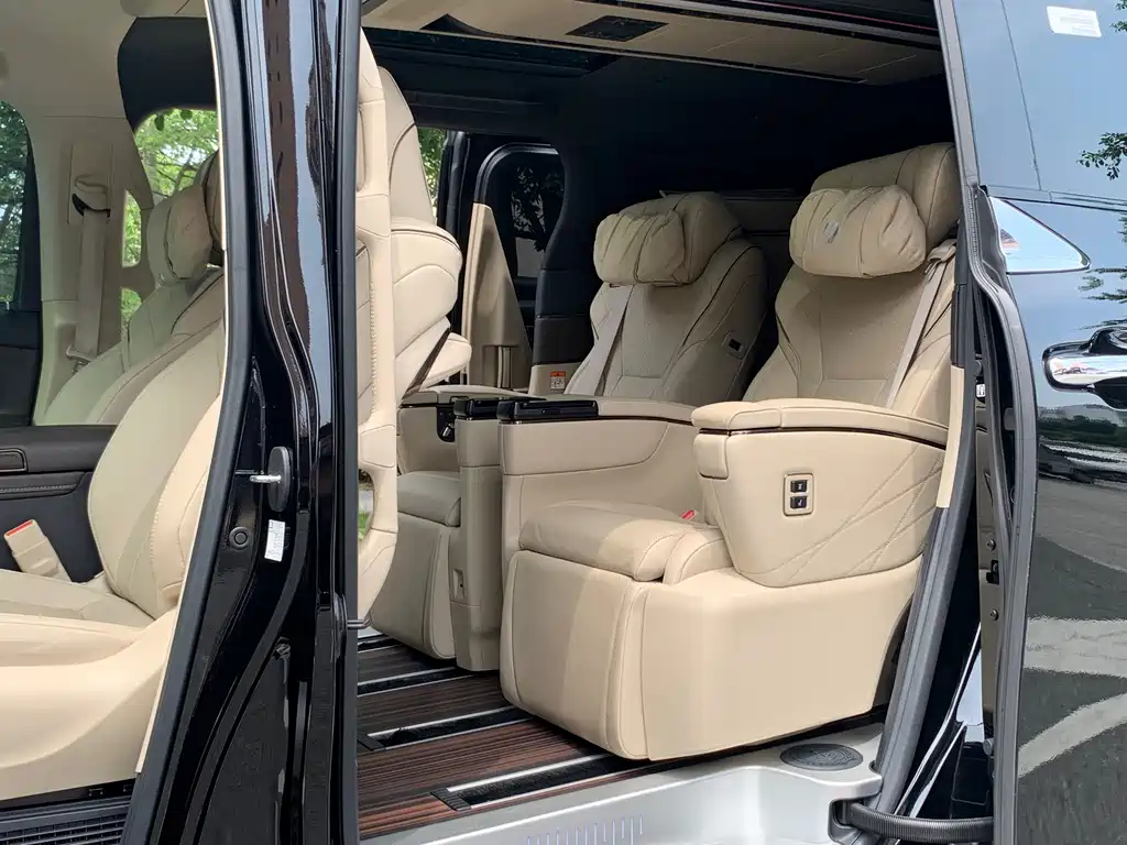 Toyota Alphard 2024 — фото 10