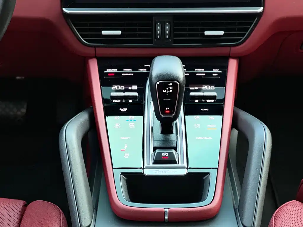 Porsche Cayenne 2022 — фото 16