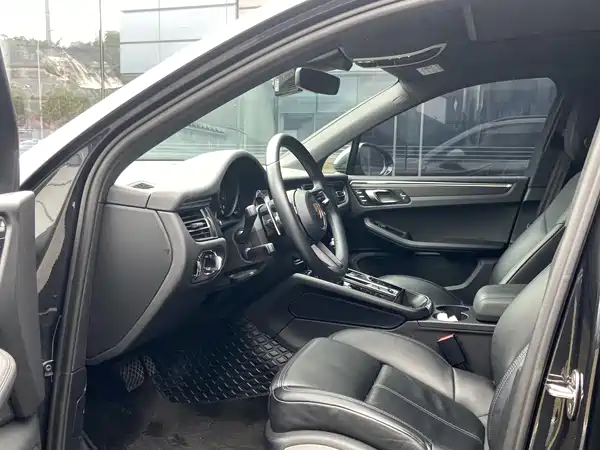 Porsche Macan 2023