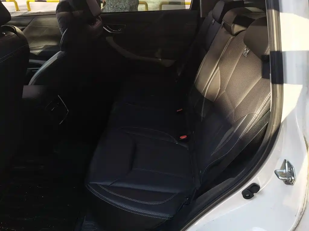 Subaru Forester 2023 — фото 13
