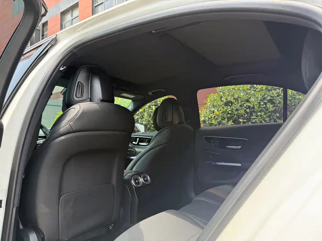 Mercedes-Benz C-Class 2023 — фото 20