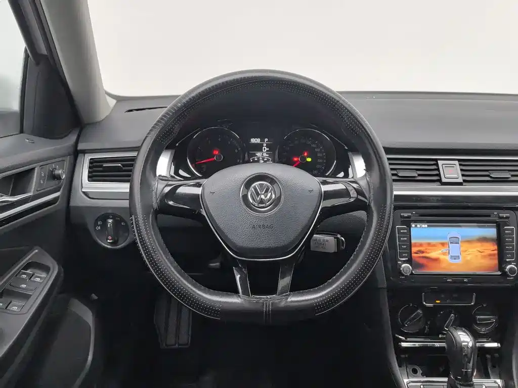 Volkswagen Bora 2017 — фото 11