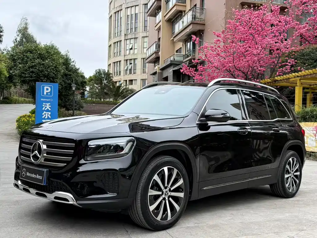 Mercedes-Benz GLB 2025 — фото 1