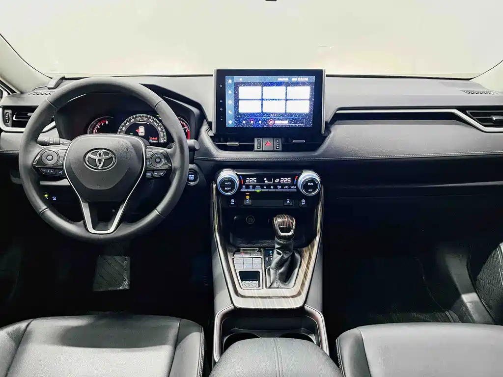 Toyota RAV4 2021 — фото 12