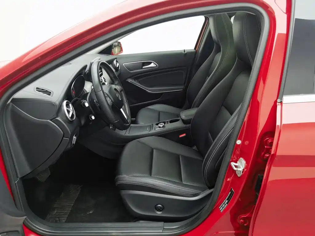 Mercedes-Benz GLA 2015 — фото 10