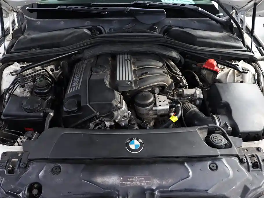 BMW 5 Series 2010 — фото 29
