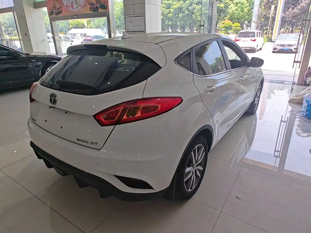 Changan Eado XT 2018 — фото 7