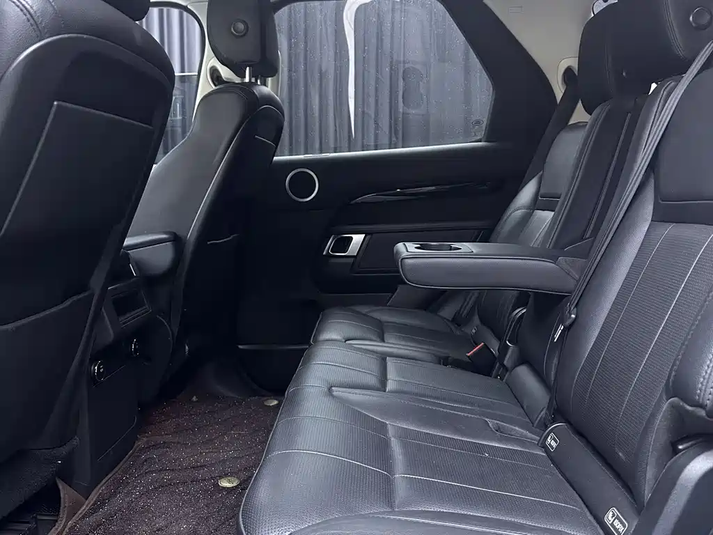Land Rover Discovery 2018 — фото 13