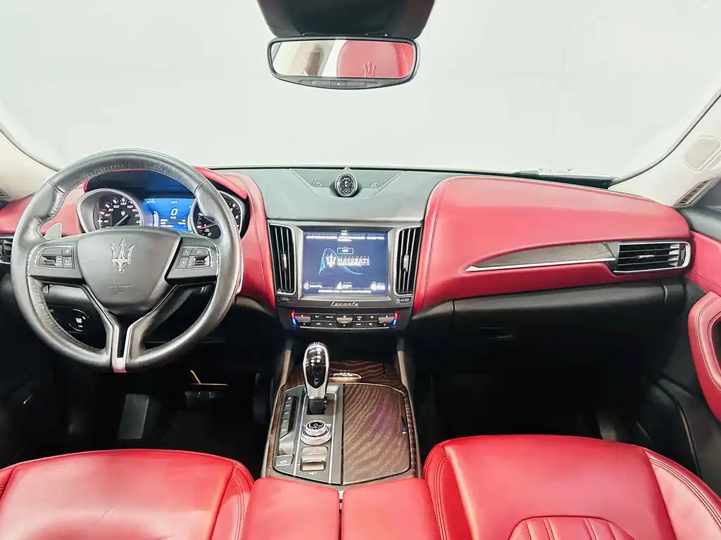 Maserati Levante 2019 — фото 12