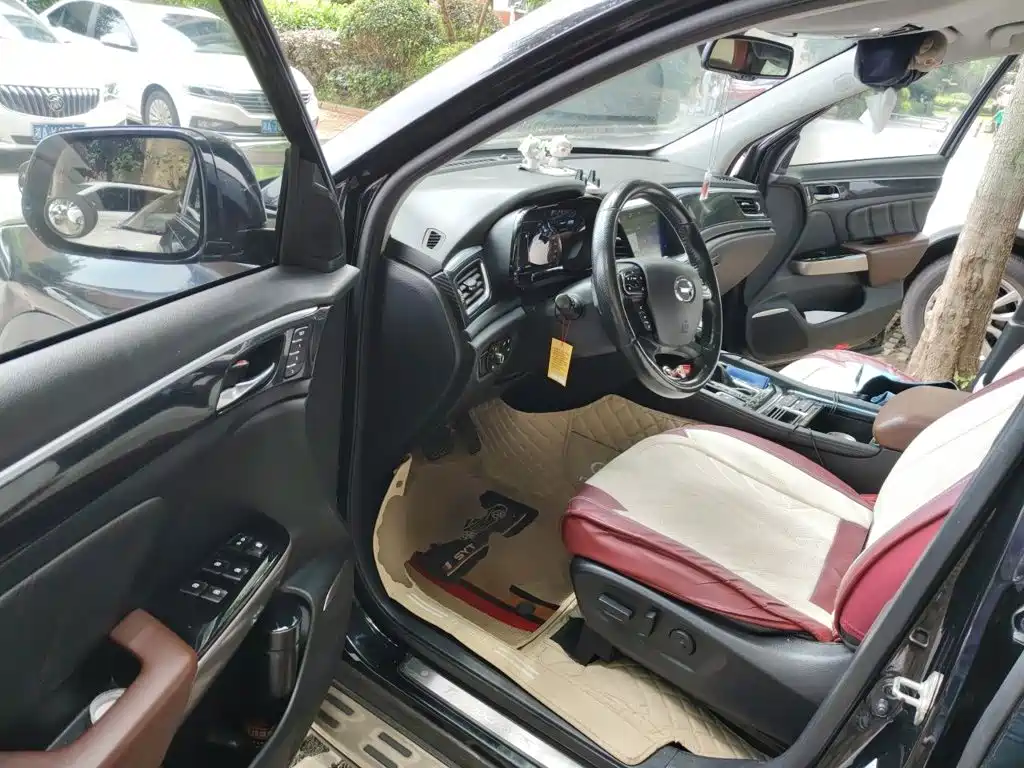 GAC Trumpchi GS7 2018 — фото 12