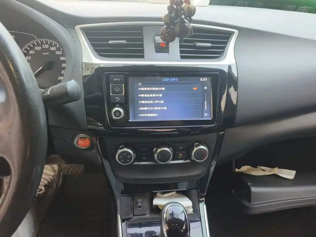 Nissan Sylphy 2018 — фото 14