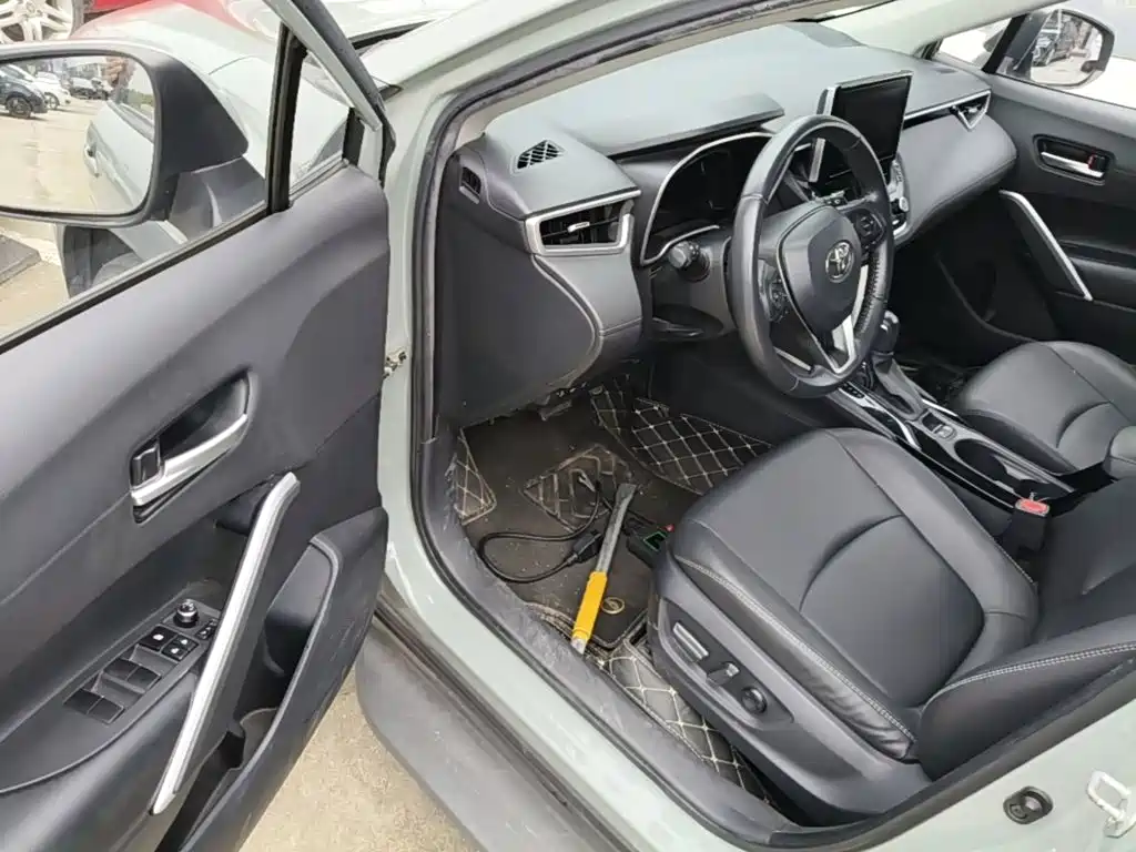Toyota Corolla Cross 2022 — фото 16
