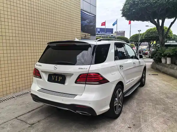 Mercedes-Benz GLE 2016