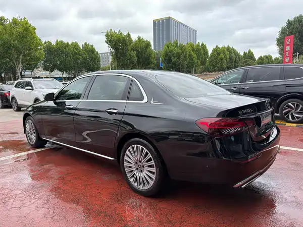 Mercedes-Benz E-Class 2022