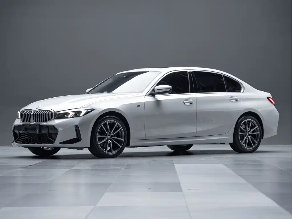 BMW 3 Series 2023 — фото 1