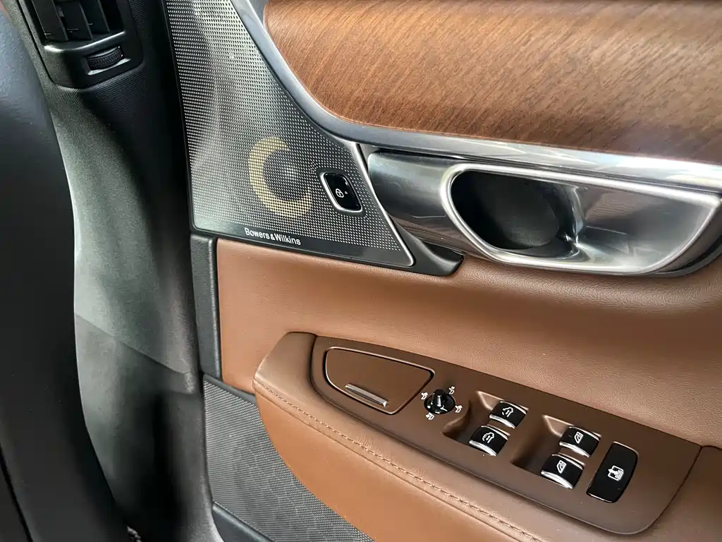 Volvo S90 2018 — фото 10