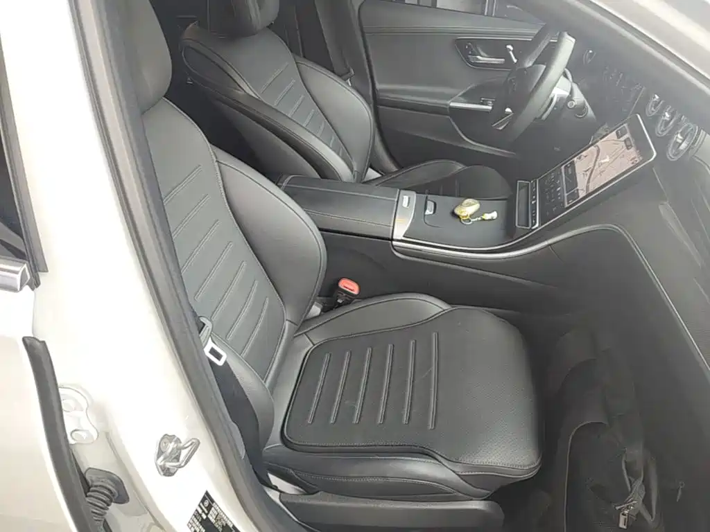 Mercedes-Benz C-Class 2023 — фото 25