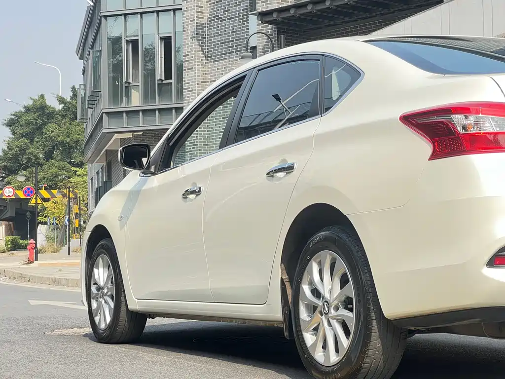Nissan Sylphy 2023 — фото 18