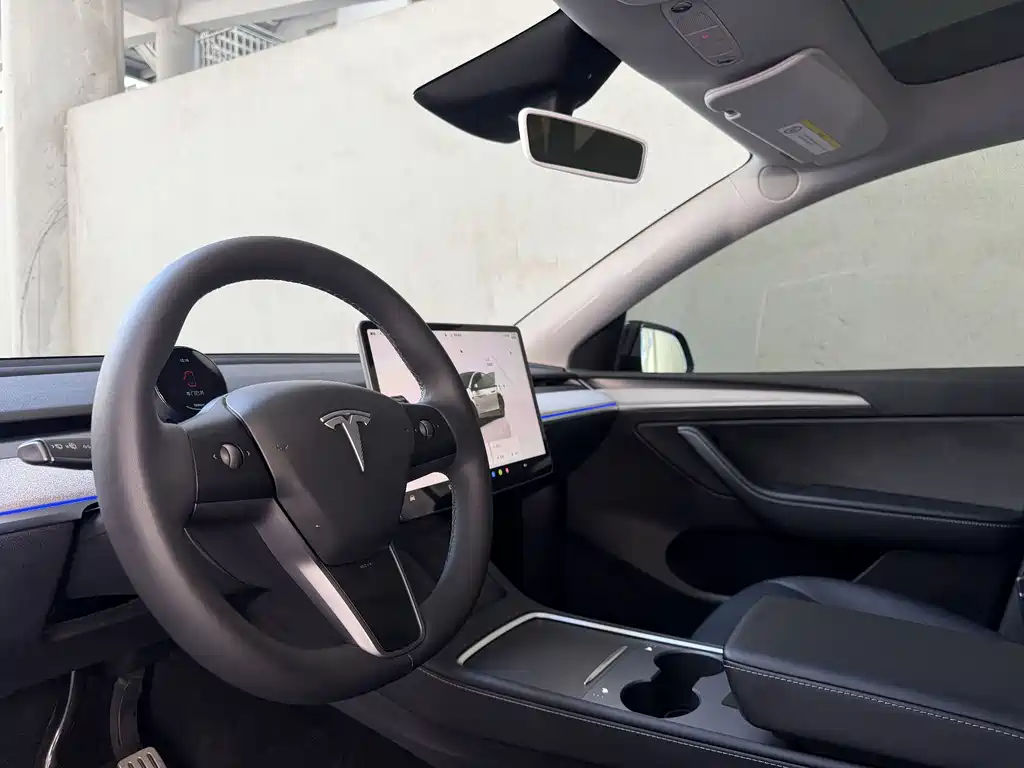 Tesla Model Y 2024 — фото 15