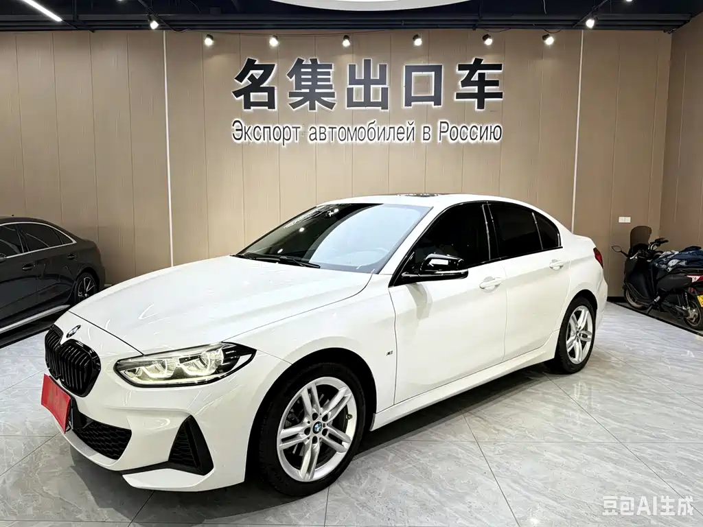 BMW 1 Series 2021 — фото 1