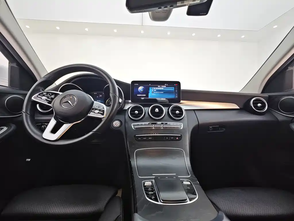Mercedes-Benz C-Class 2019 — фото 9