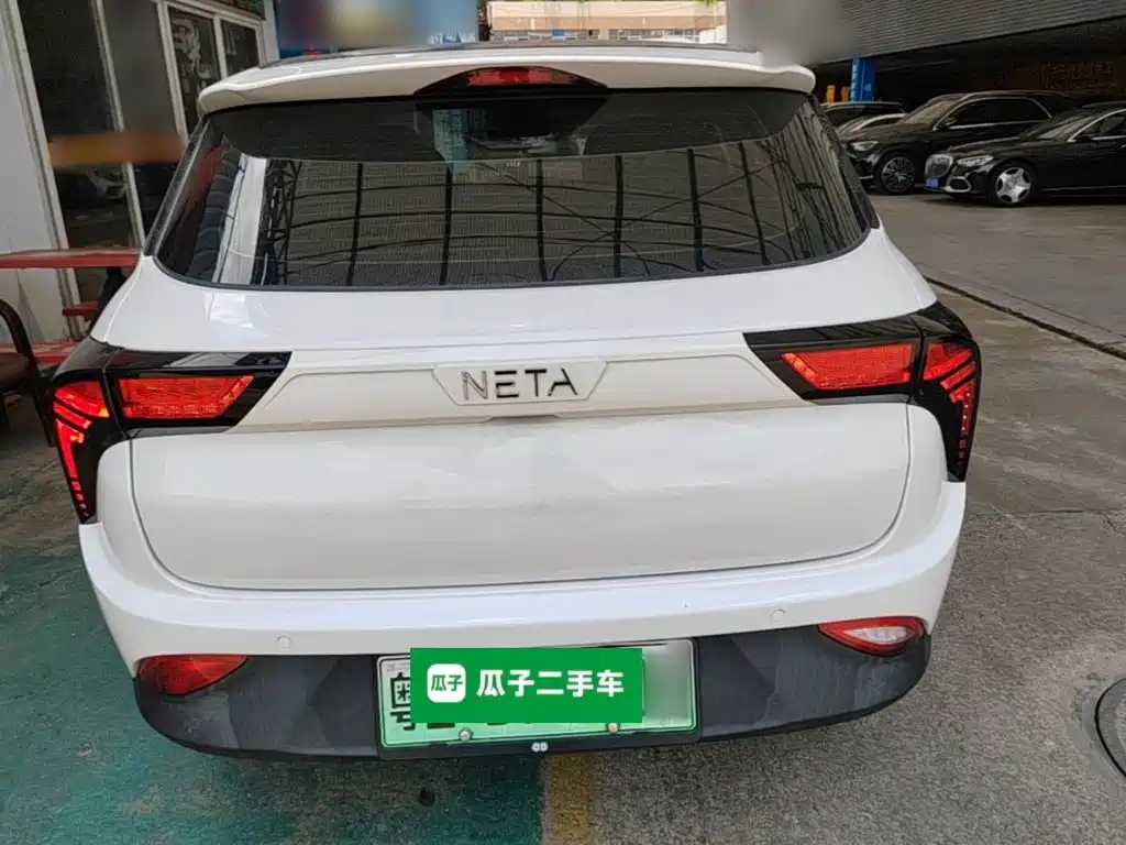 Neta V 2022