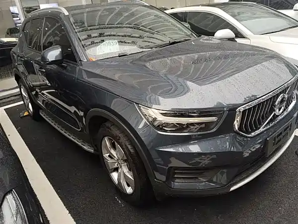 Volvo XC40 2021