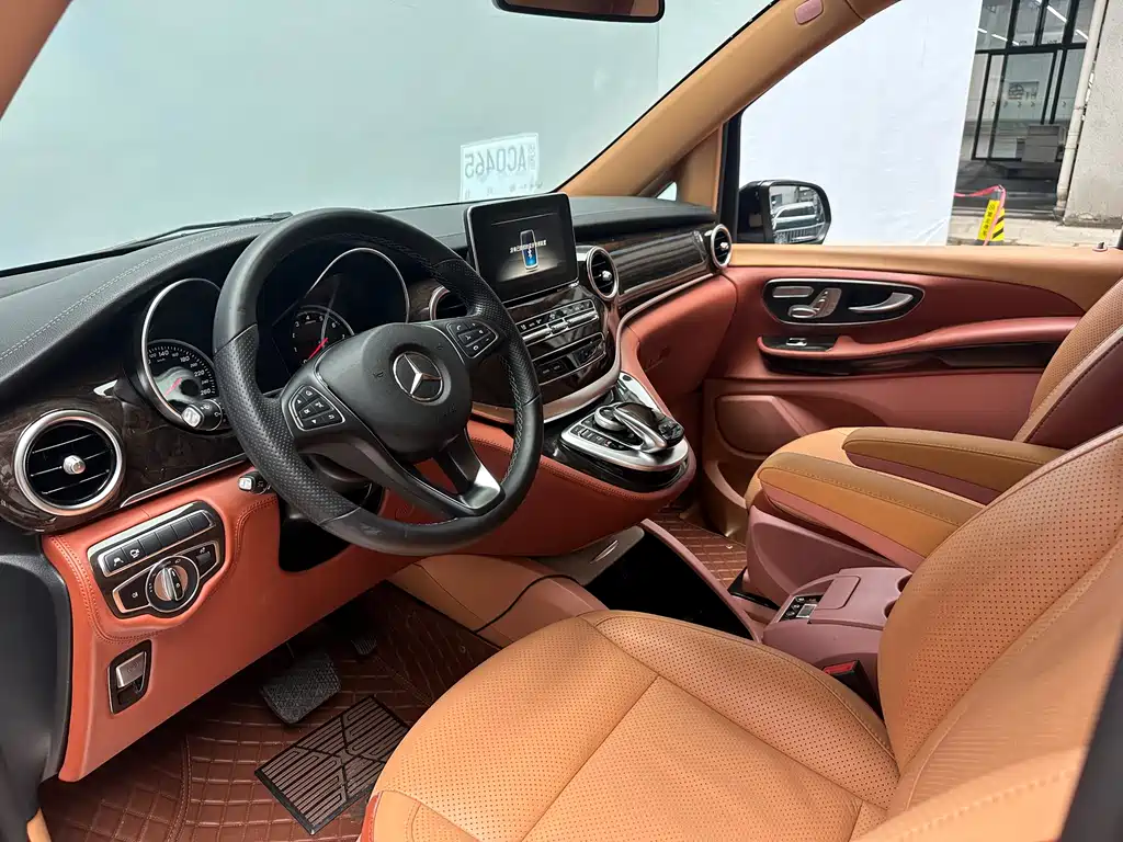 Mercedes-Benz V-Class 2019 — фото 6