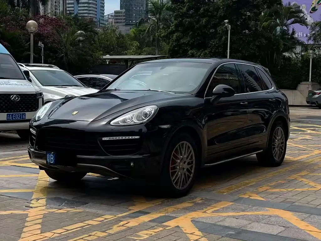 Porsche Cayenne 2011 — фото 1