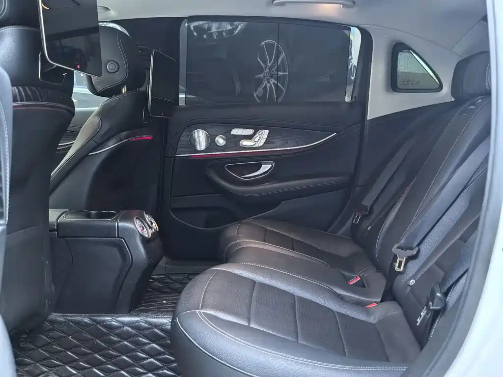 Mercedes-Benz E-Class 2020 — фото 26