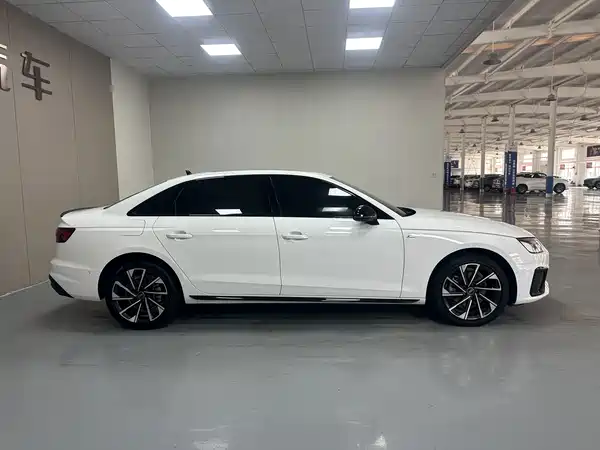 Audi A4L 2023