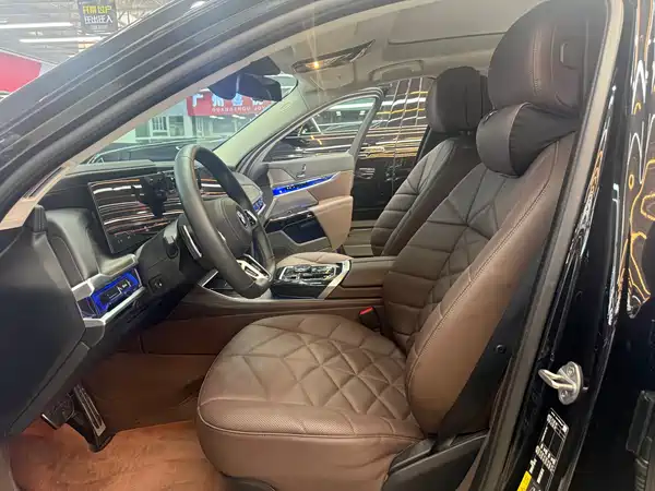BMW i7 2023