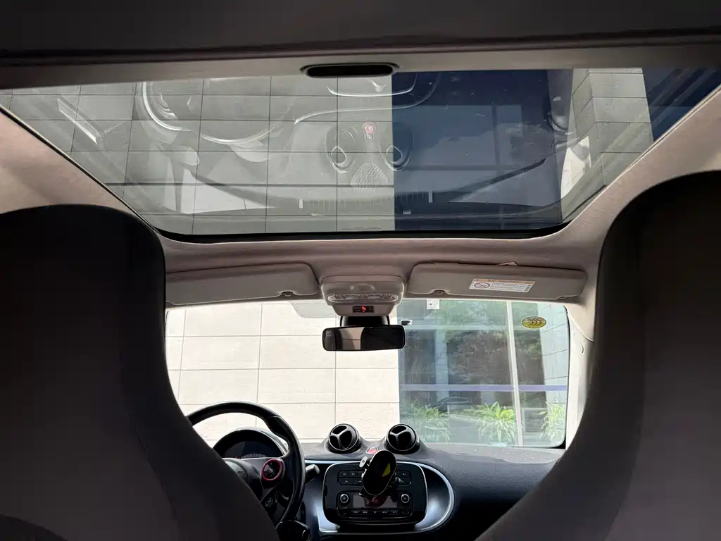 smart Fortwo 2017 — фото 12