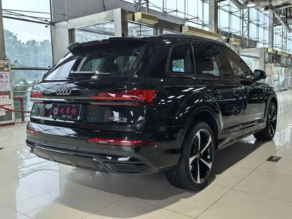 Audi Q7 2023 — фото 10