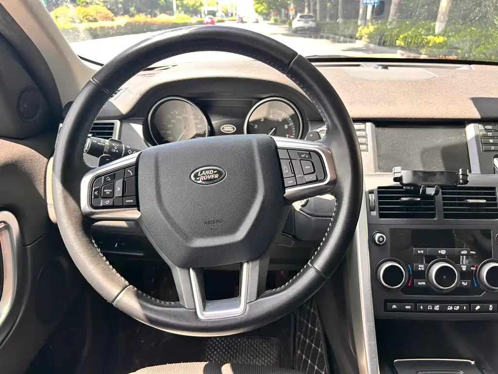 Land Rover Discovery Sport 2016 — фото 11