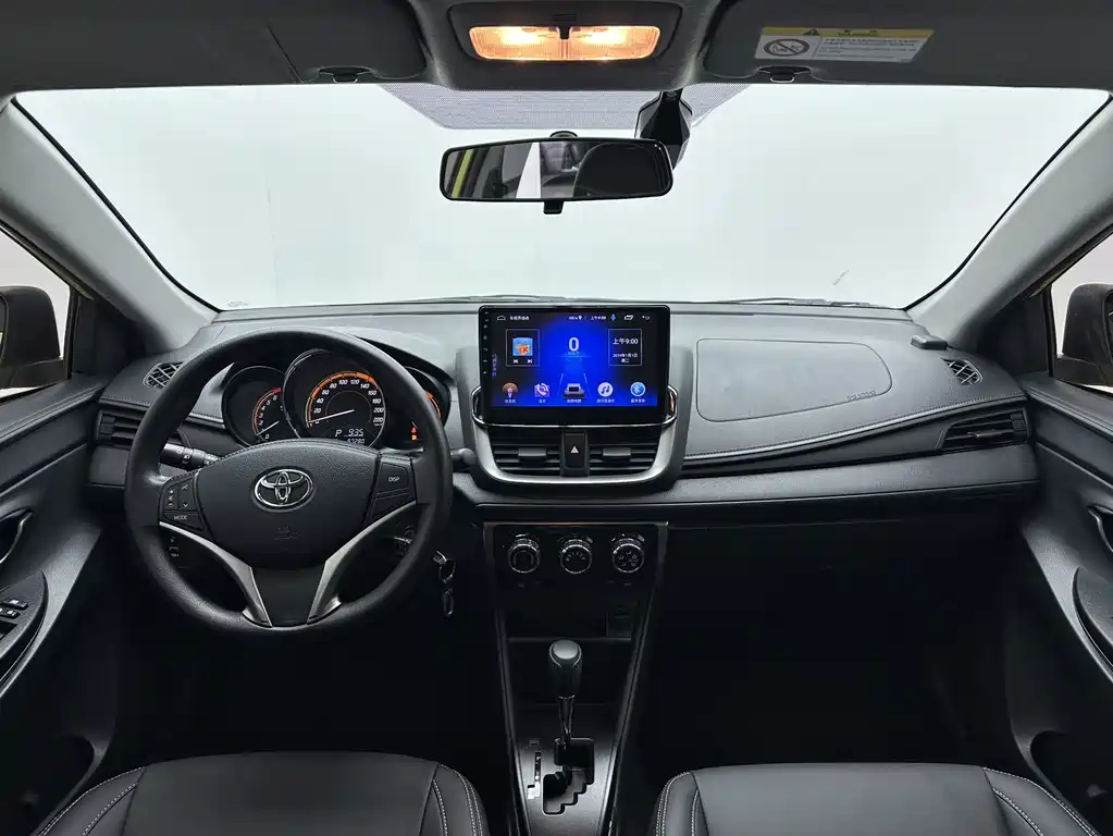 Toyota Yaris L 2022 — фото 7