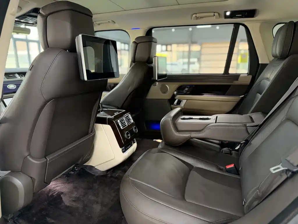 Land Rover Range Rover 2022 — фото 13