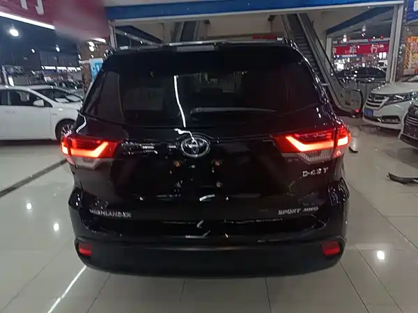 Toyota Highlander 2020