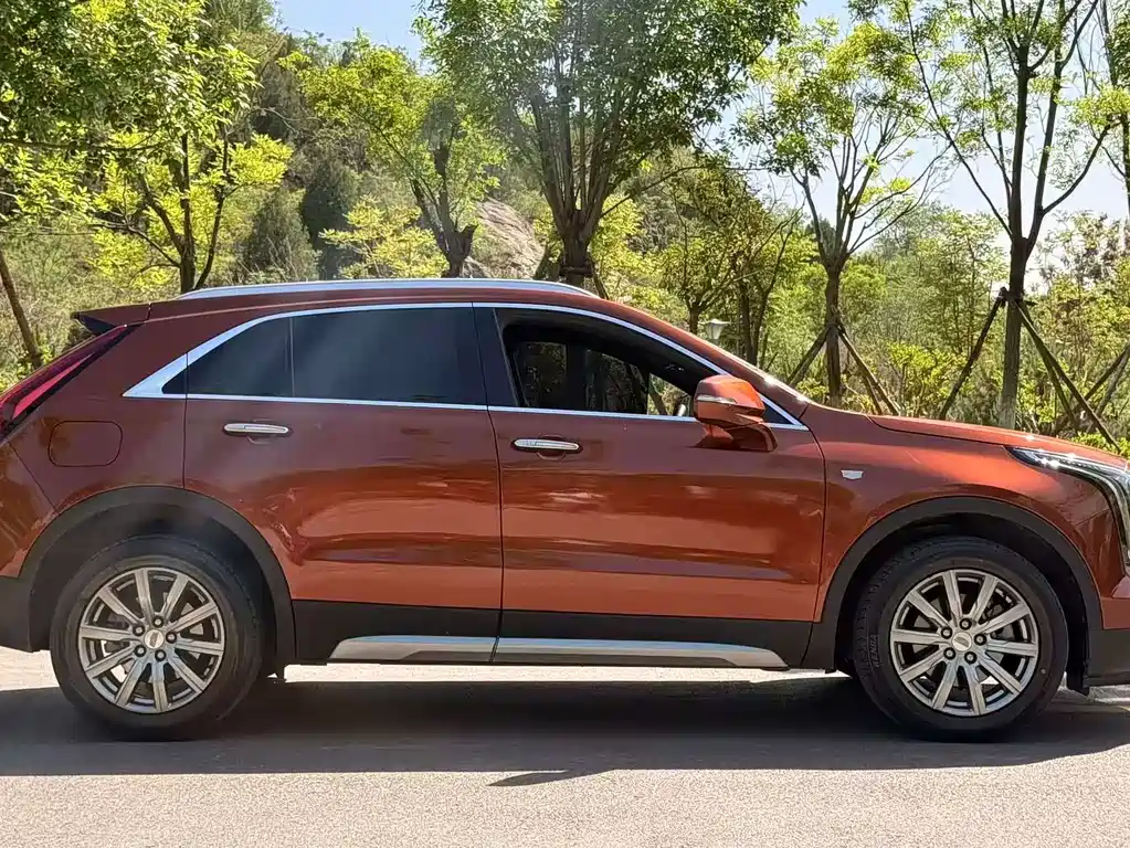 Cadillac XT4 2019 — фото 4