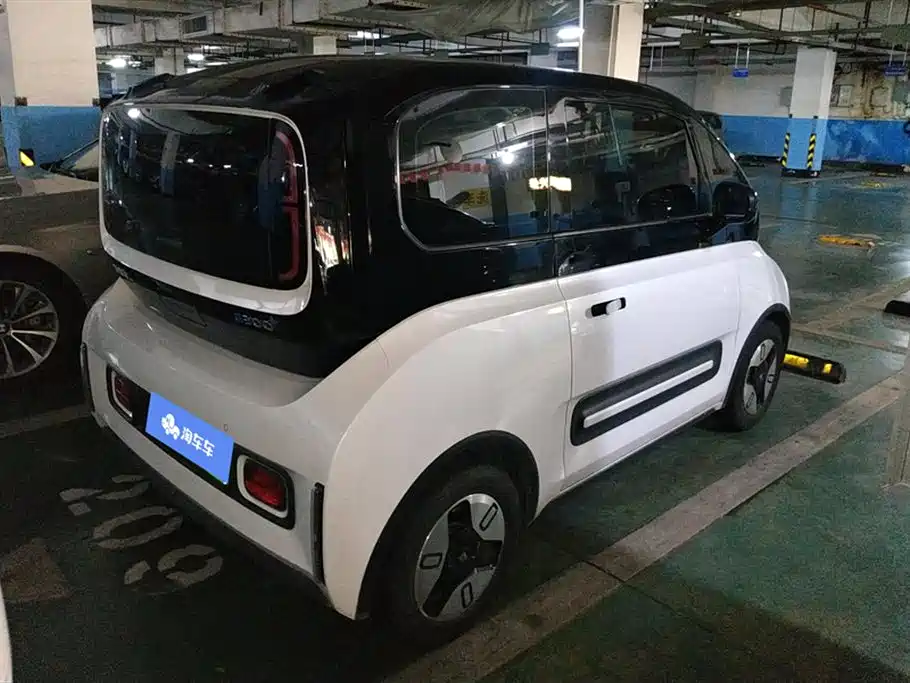 Baojun E300 2020