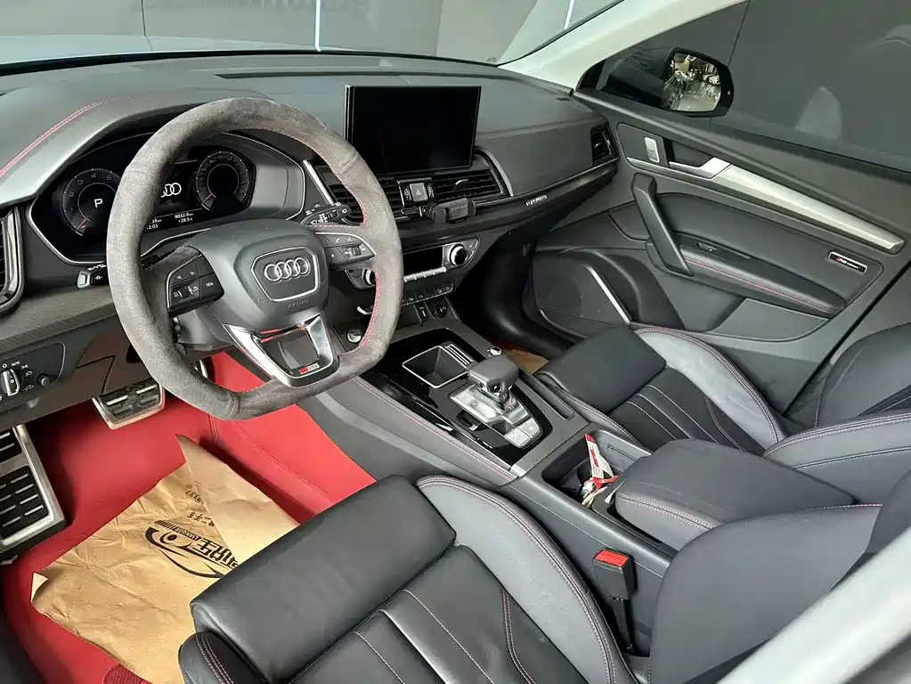 Audi Q5L 2022 — фото 11